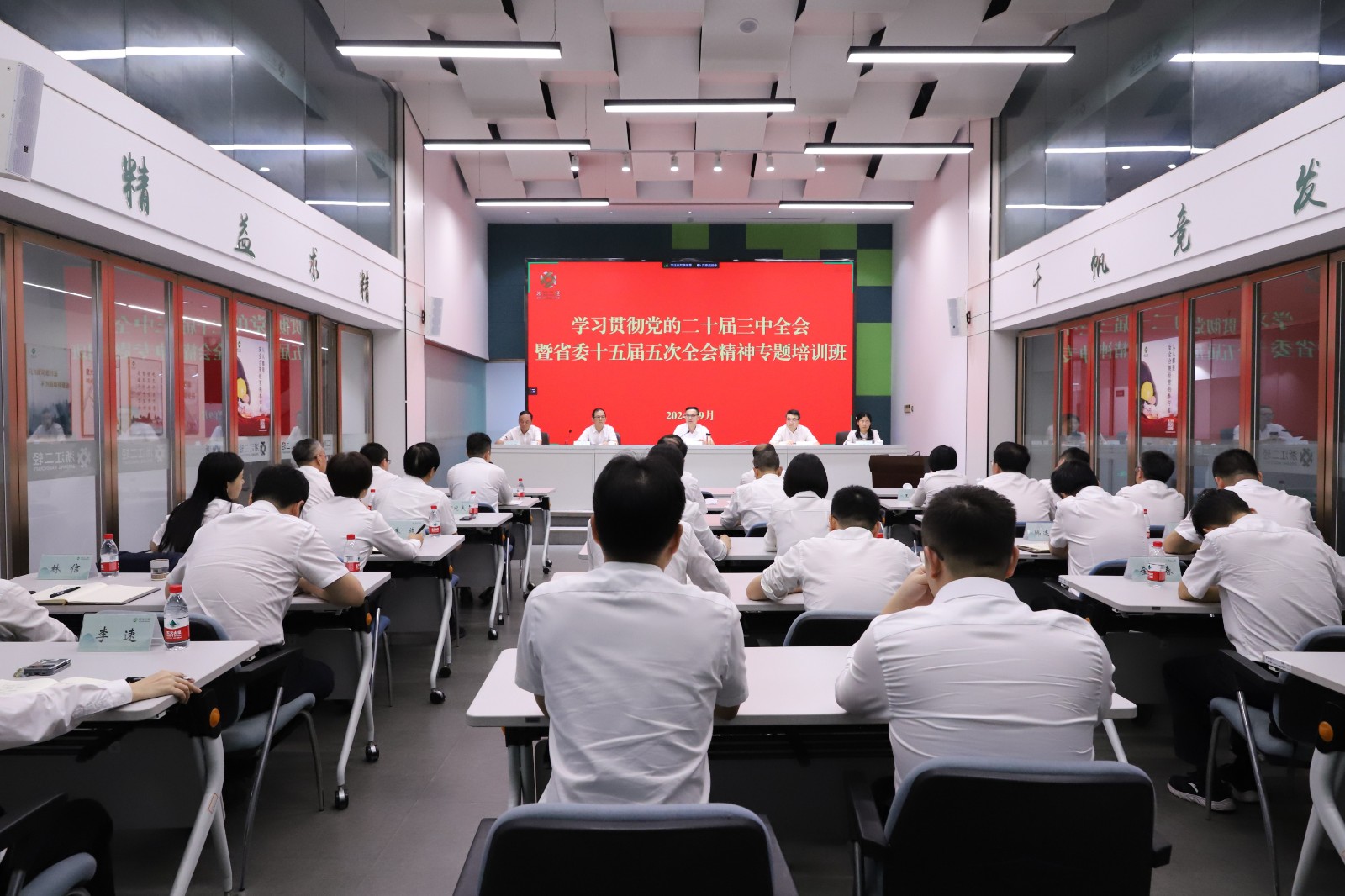 1727236433560493.jpg 1727236433560493.jpg