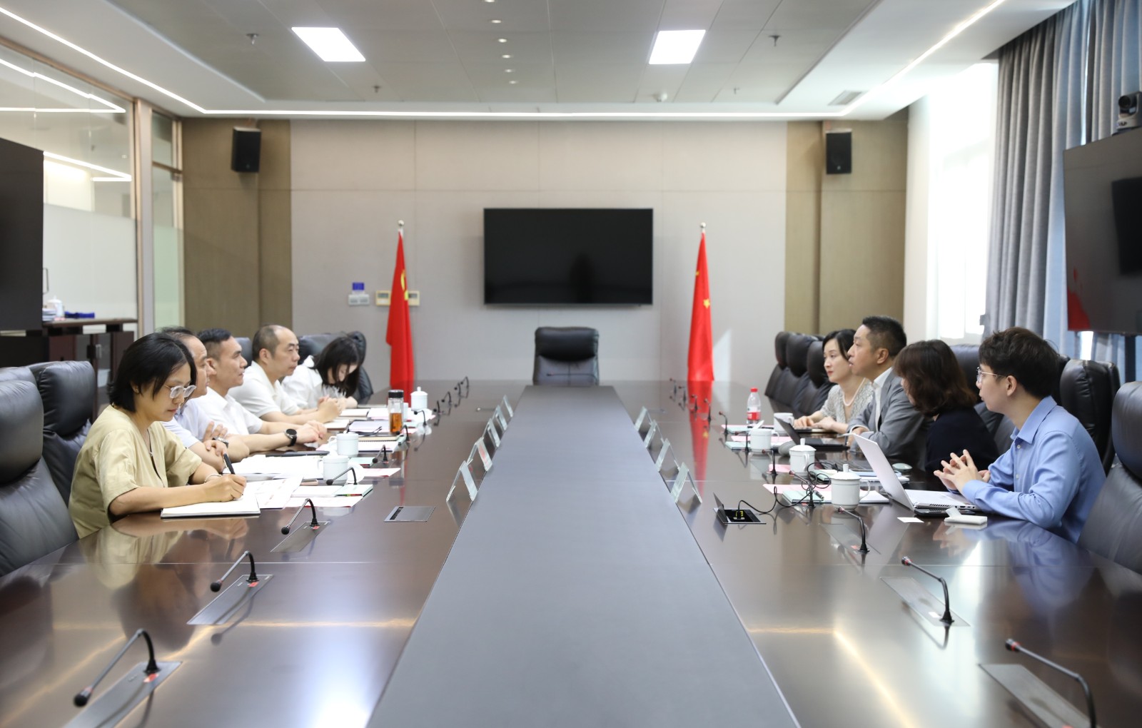 1727245833990338.jpg 1727245833990338.jpg