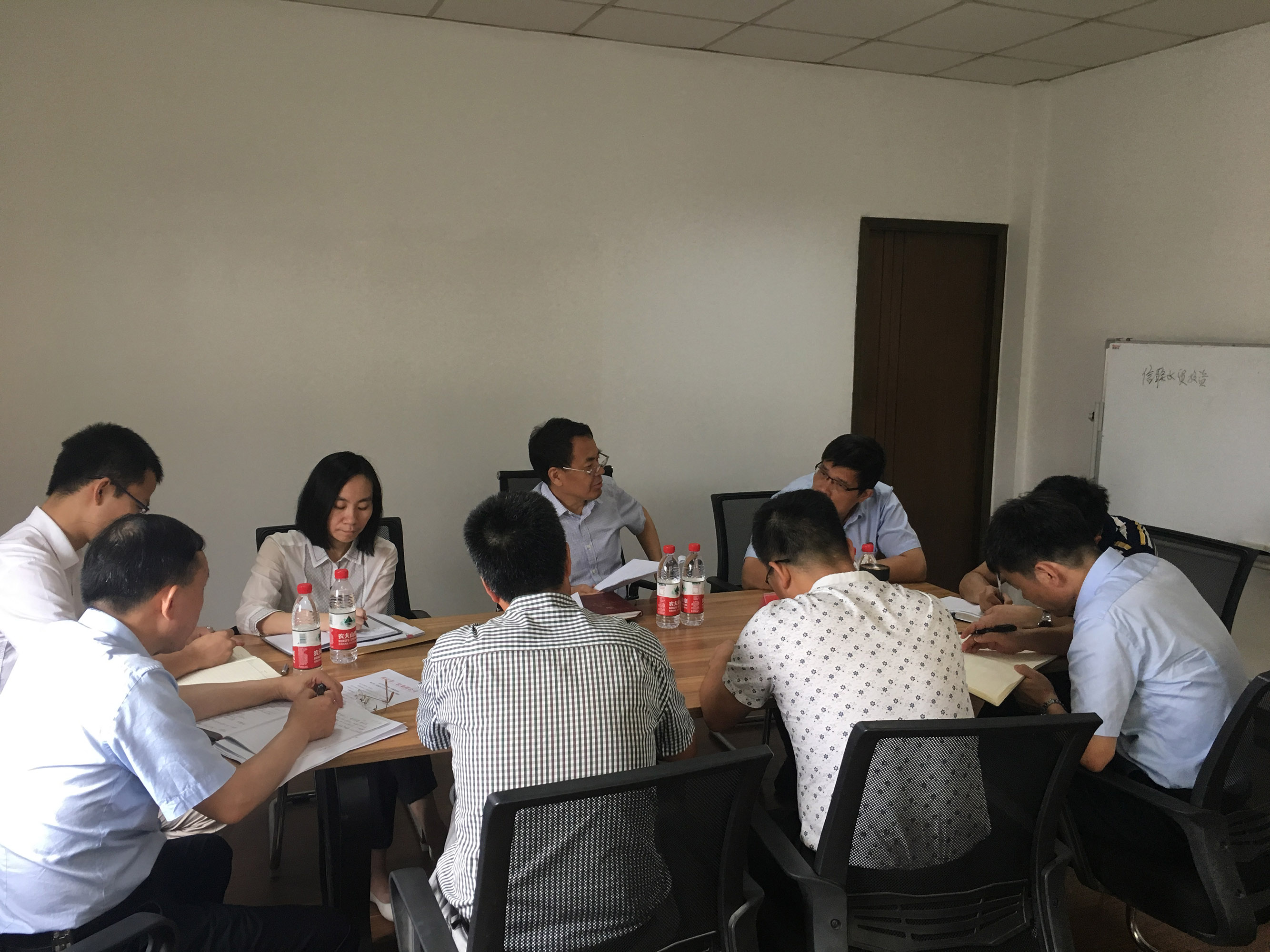 集團公司副總經理徐旭陽赴信聯(lián)鋼鐵宣講經濟形勢