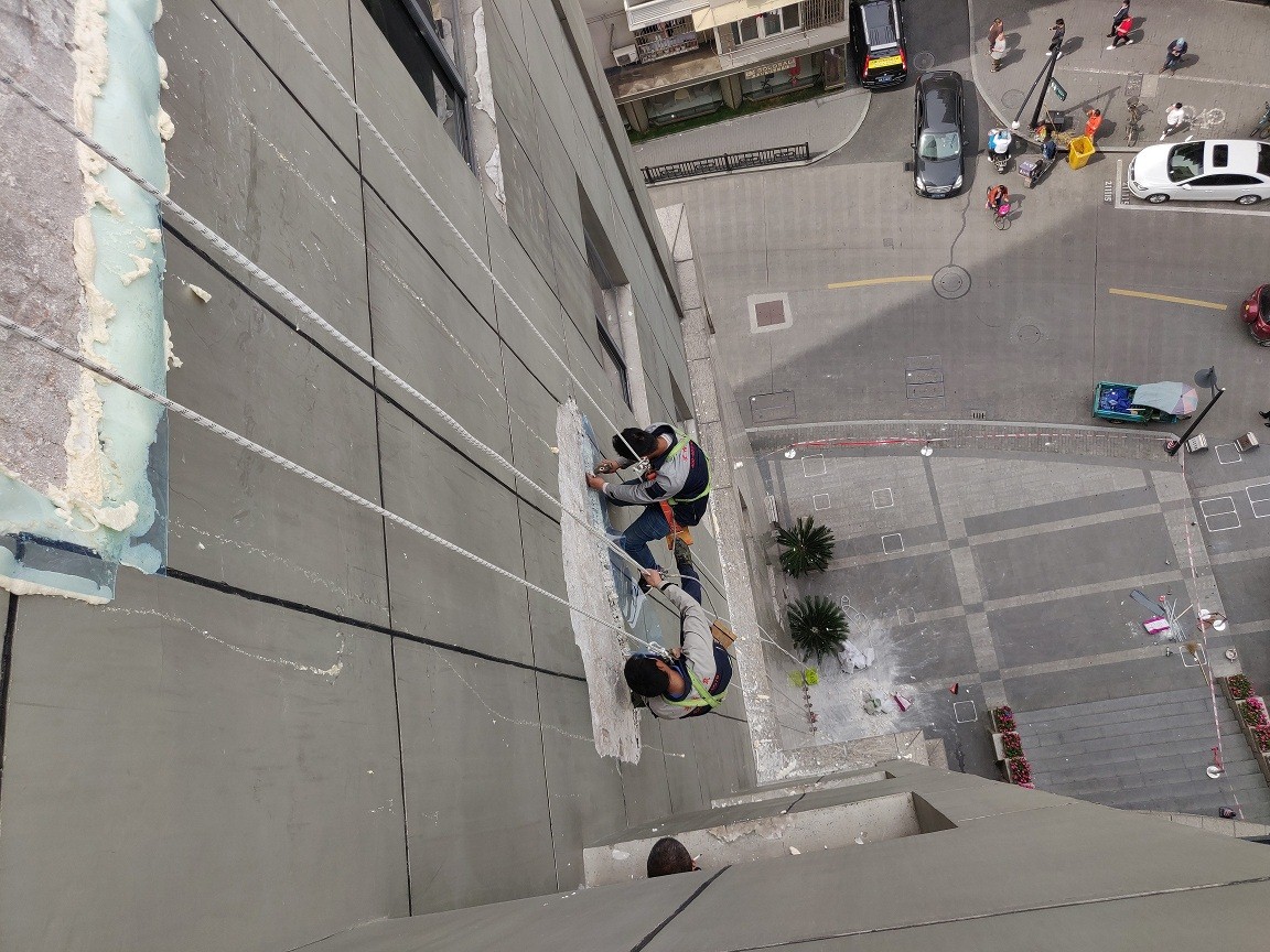 五一堅(jiān)守崗位 詮釋勞動(dòng)之美