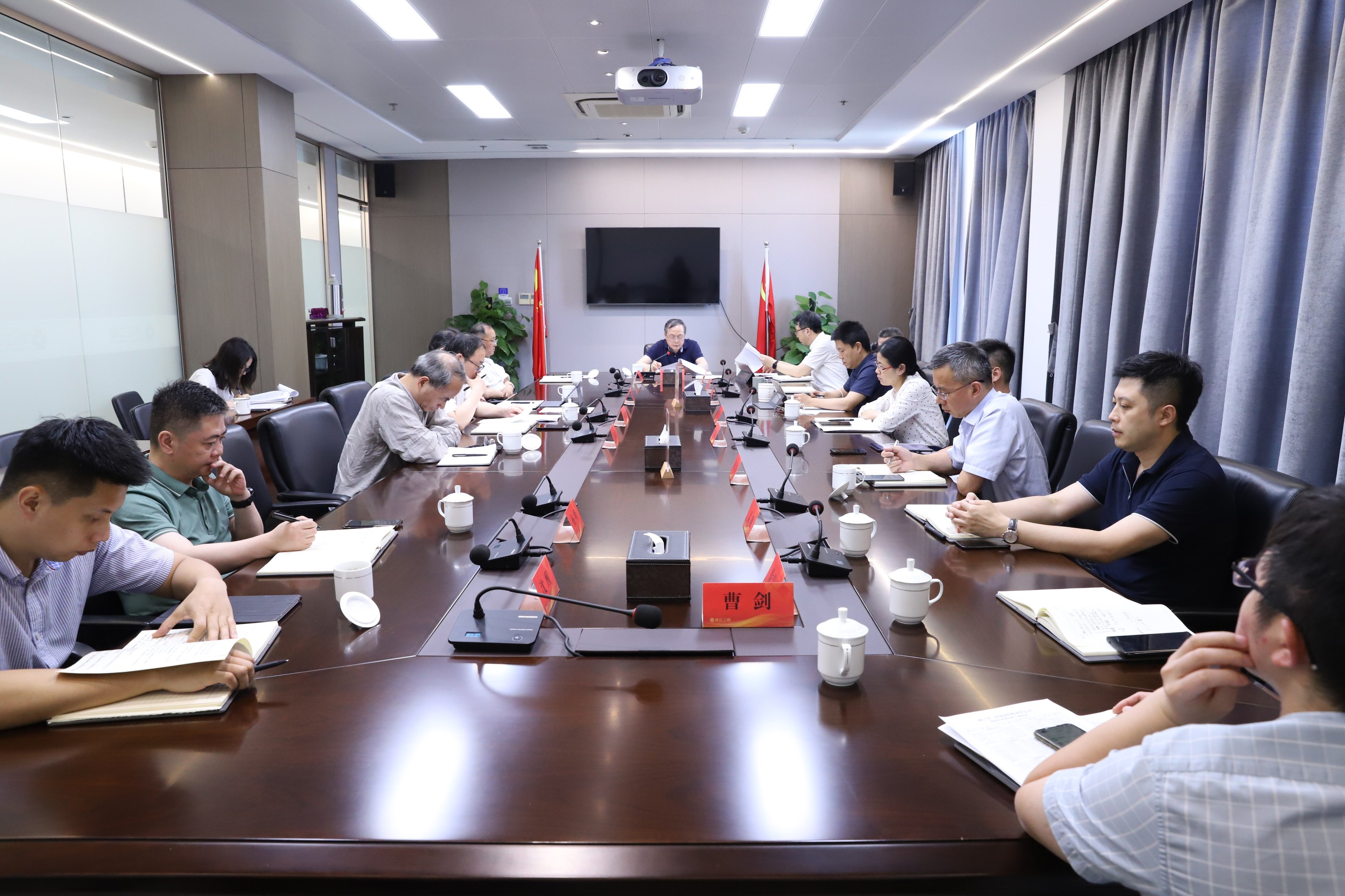 省二輕集團黨委深入學習貫徹省委書記袁家軍調研省屬企業重要指示精神