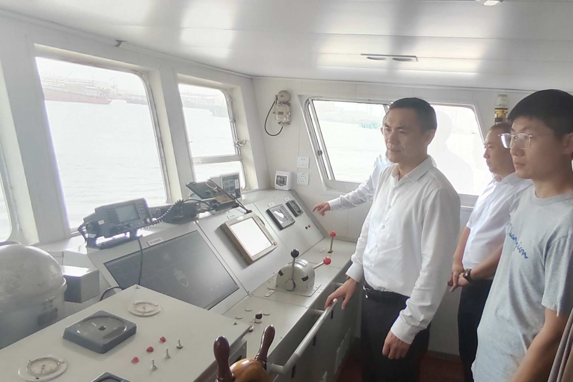孫哲君一行赴舟山調研漁船智能化改造及相關工作