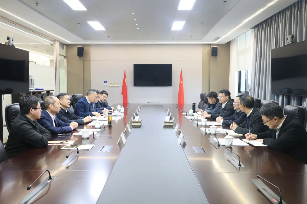 衢州市委常委、組織部長(zhǎng)王森洪一行到訪省二輕集團(tuán)